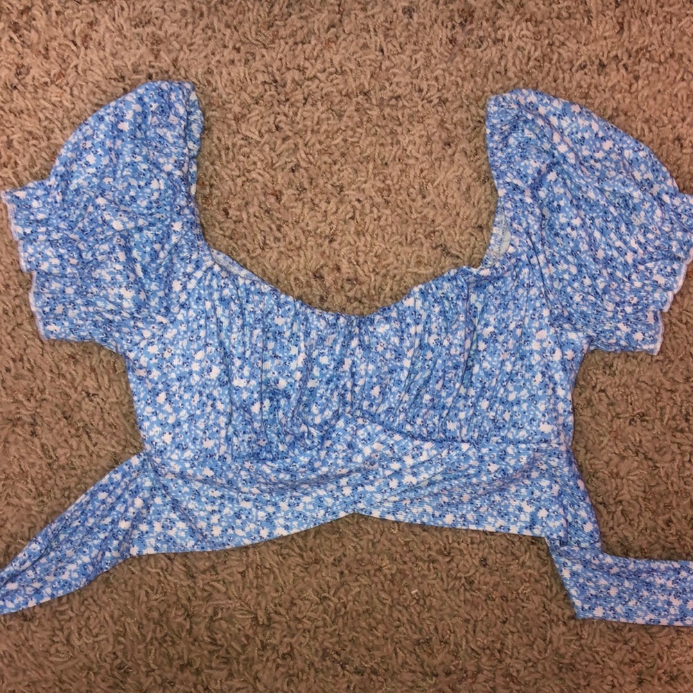 Tie Waist Puff Sleeve Top